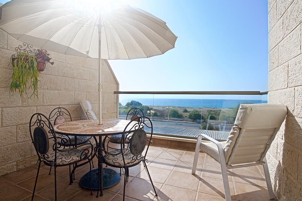 Nahariya Beachfront Екстер'єр фото